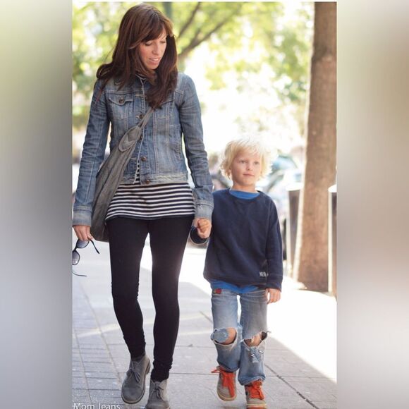 Clarks Women’s Chukka Dessert boots Boots in gray suede. 7.5 - Picture 15 of 17